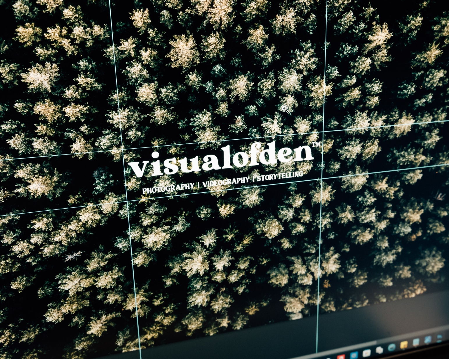 WEB & GRAPHIC DESIGN
